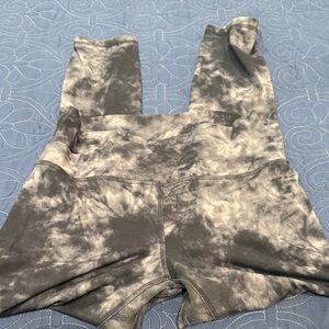 SHEIN Black and Gray Tie-Dye Leggings glow mode